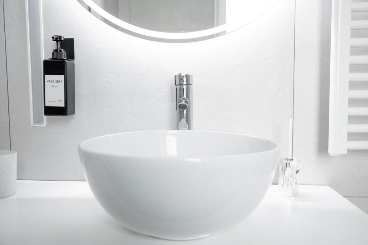 White Roma - Elegant And Comfortable Turin Bagian luar foto