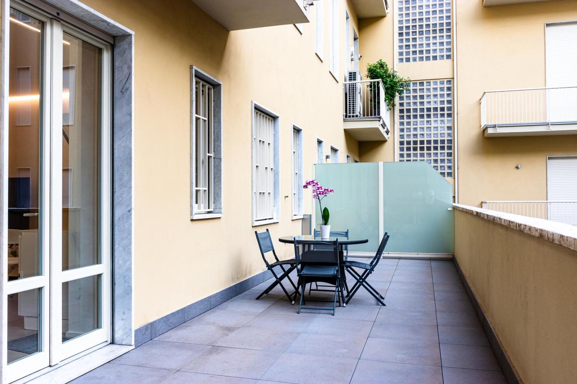 White Roma - Elegant And Comfortable Turin Bagian luar foto